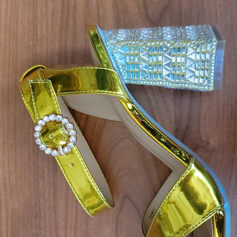 BETSEY JOHNSON Yellow Bell Sandal Size 7.5 - Picture 9 of 9